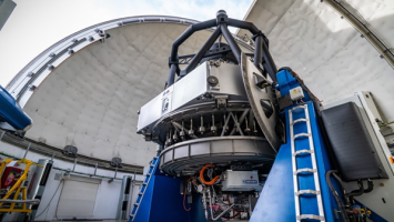 Javalambre Survey Telescope (JST250) do Observatório Astrofísico Javalambre e seu instrumento científico JPCam. Imagem: CEFCA.