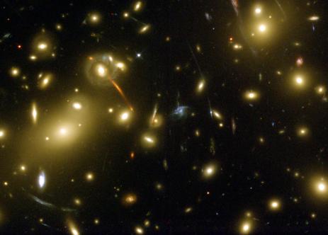 Cluster de galáxias Abell 2218 (crédito: NASA e ESA)